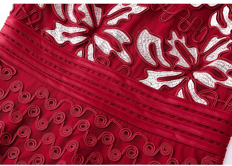 Color Contrast Floral Lace Dress