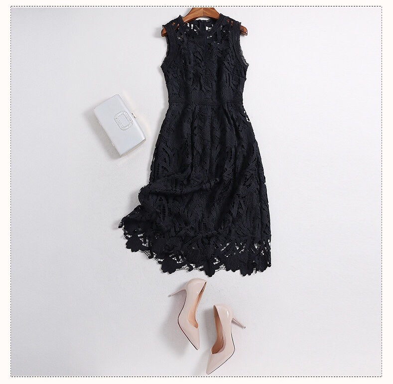 Elegant Lace Midi Dress